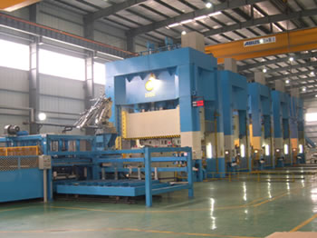 2000噸自動化框架式液壓機沖壓生產線