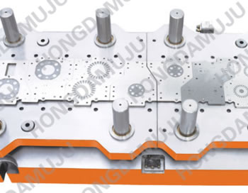 HD016S雙列級進模